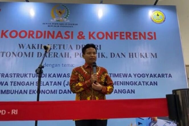 
					Anggota DPD Ungkap Bupati Pati Dapat “Teguran” Prabowo, Minta Kemendagri Cepat Turun Tangan