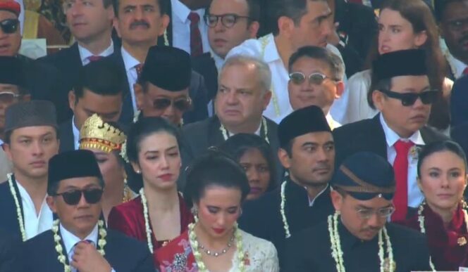 
					Deretan Artis Hadiri HUT RI di Istana