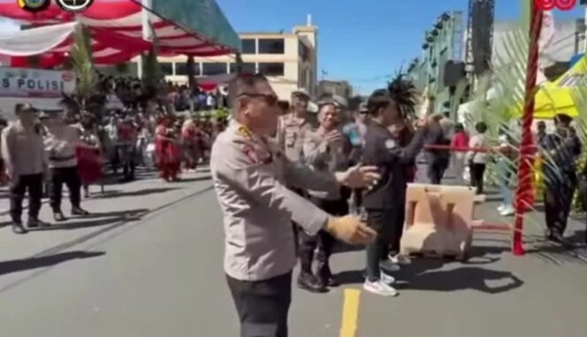 
					Karo Ops Polda Sulut Kombes Pol Set Lumowa Pimpin Musik Bambu di TIFF 2025