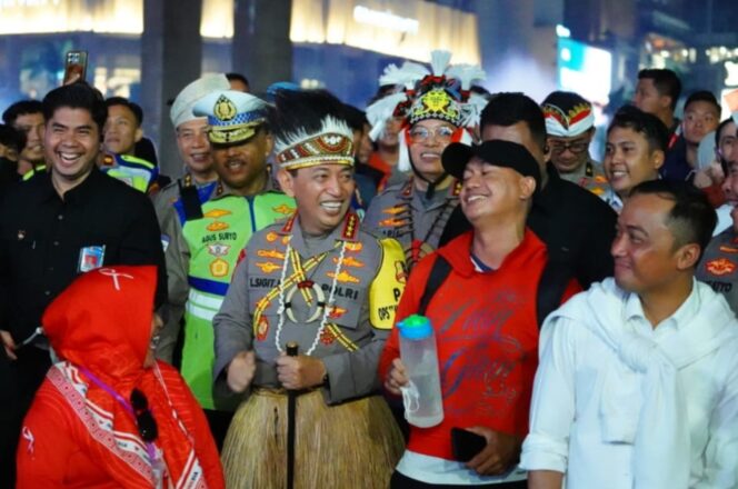 
					Kehangatan Kapolri di Tengah Semarak Panggung Rakyat Bundaran HI