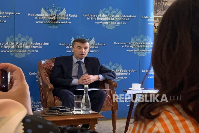 
					Dubes Rusia tak Tahu Eks Marinir RI Gabung Tentara Moskow, Salahkan Satria Soal Hilang Status Warga