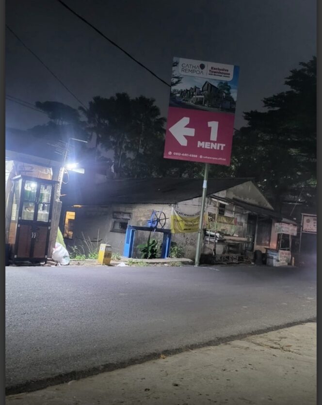 
					Tiang Billboard Diduga Tak Berizin Ancam Keselamatan Warga