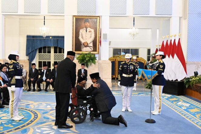 
					Profil Nyak Sandang, Penyumbang Pesawat Pertama RI yang Buat Presiden Prabowo Berlutut Hormat