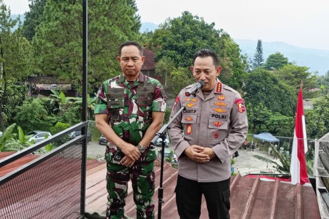 
					Panggil Panglima TNI & Kapolri, Prabowo Perintahkan Tindak Tegas Massa Anarkis