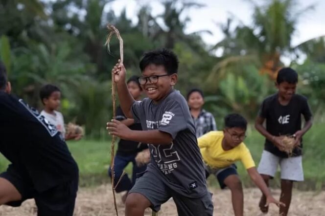 
					Festival ke Uma V Hidupkan Kembali Permainan Tradisional Anak di Tengah Sawah