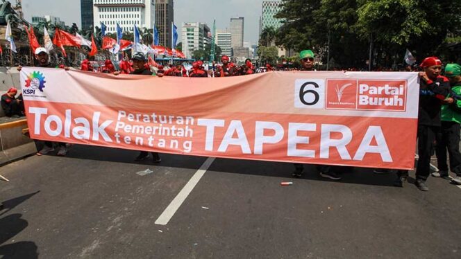 
					MK Gugurkan UU Tapera: Bertentangan dengan UUD 1945