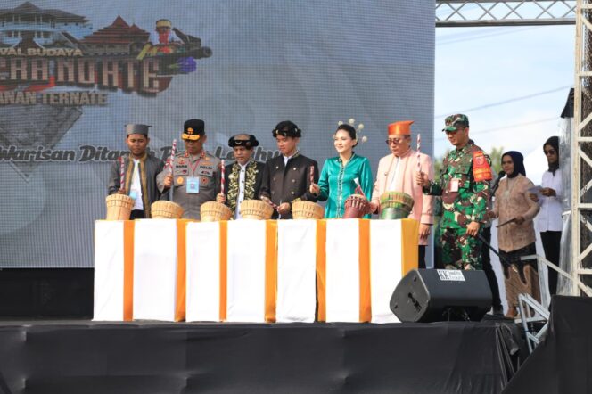 
					Kapolda Malut Dampingi Wapres Gibran Hadiri Pembukaan Festival Legu Taro No Ate