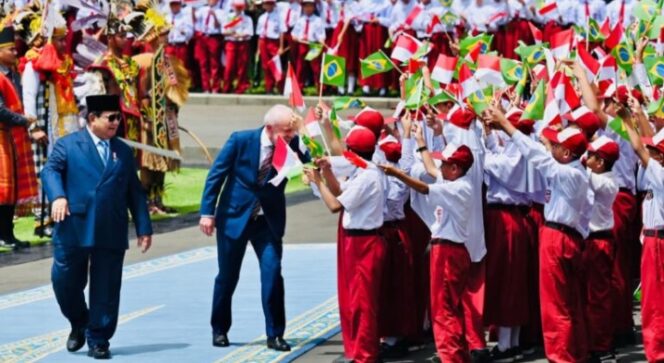 
					Gembira Menyambut Tamu Negara: Cerita Anak-Anak di Balik Kunjungan Presiden Brasil