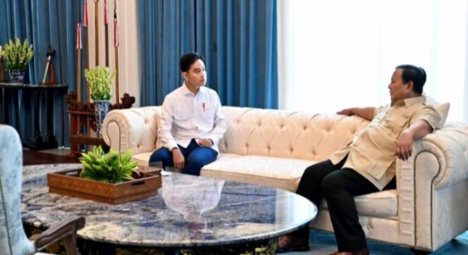 
					Presiden Prabowo Terima Laporan Wapres Gibran Usai Hadiri KTT G20 di Johannesburg