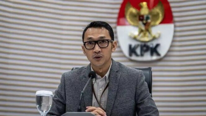 
					KPK Geledah Rumah Anggota DPRD Ponorogo Relelyanda dalam Kasus Korupsi Bupati Sugiri