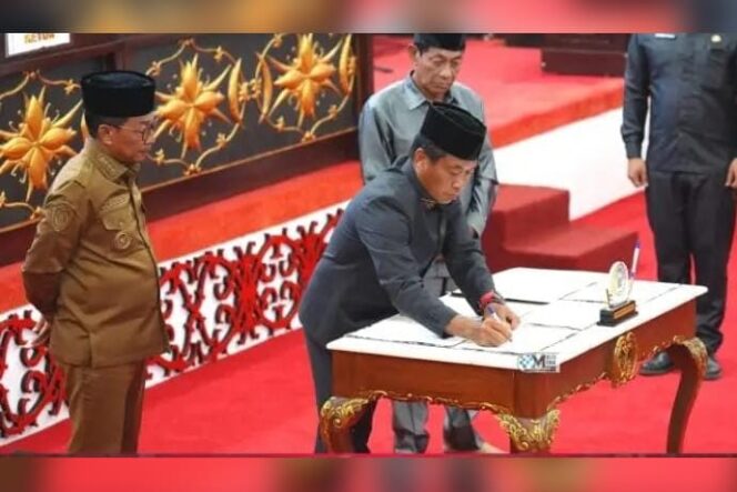 
					Belanja Pegawai Menggelembung, Pelayanan Publik Terpinggirkan