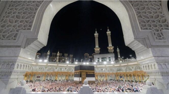 
					Alasan Sebenarnya Pesawat Dilarang Melintas di Atas Ka’bah