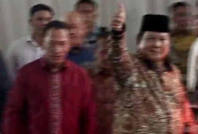 
					Presiden Prabowo Hadiri Open House Natal di Rumah Kapolri