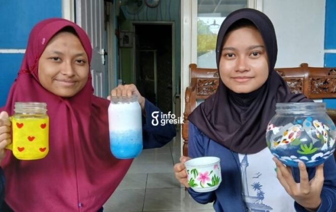 
					Dua Mahasiswi Ini, Sulap Barang Bekas Jadi Seni Estetik