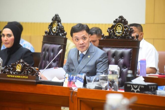 
					Komisi III DPR RI Paparkan Catatan Strategis atas Evaluasi Kinerja Polri