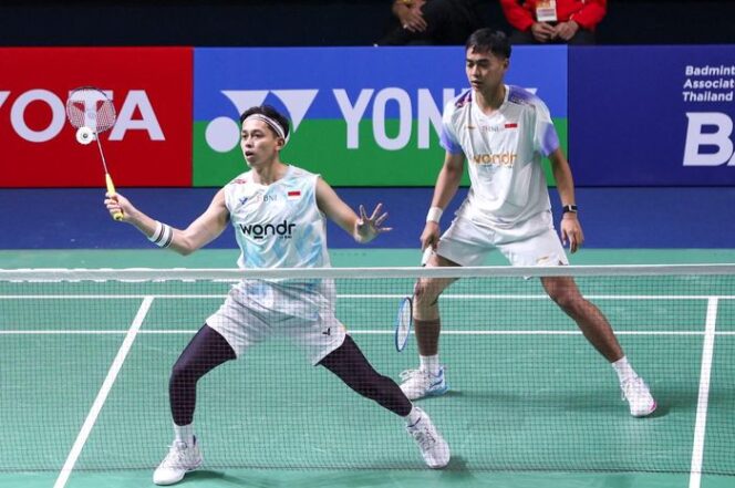 
					Pasangan ganda putra Indonesia, Muhammad Rian Ardianto/Rahmat Hidayat, melaju ke semifinal Thailand Masters 2026