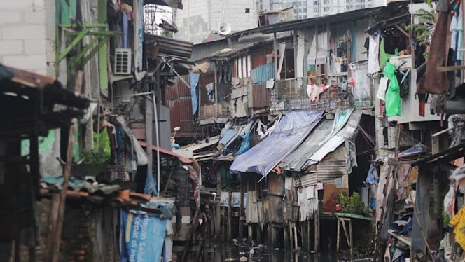
					23 Juta Penduduk Indonesia Masih Miskin