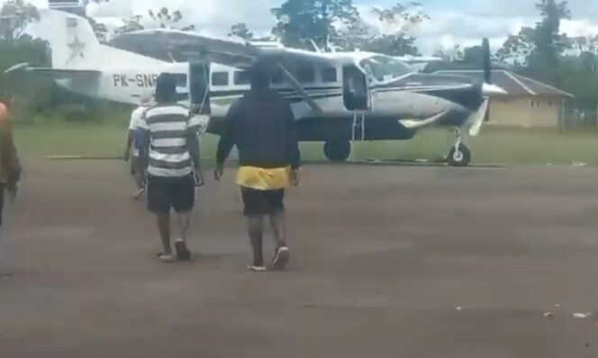 
					Pesawat Smart Air di Boven Digoel Ditembak KKB, Pilot dan Co Pilot Tewas