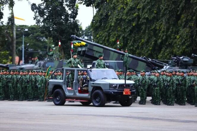 
					Panglima TNI Pimpin Upacara Peringatan HUT ke-65 Kostrad