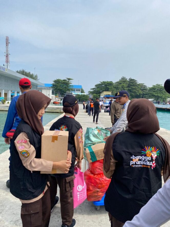 
					Karya Bakti Lebaran di Pulau Pari, Pramuka Jaga Keamanan dan Kenyamanan Wisatawan
