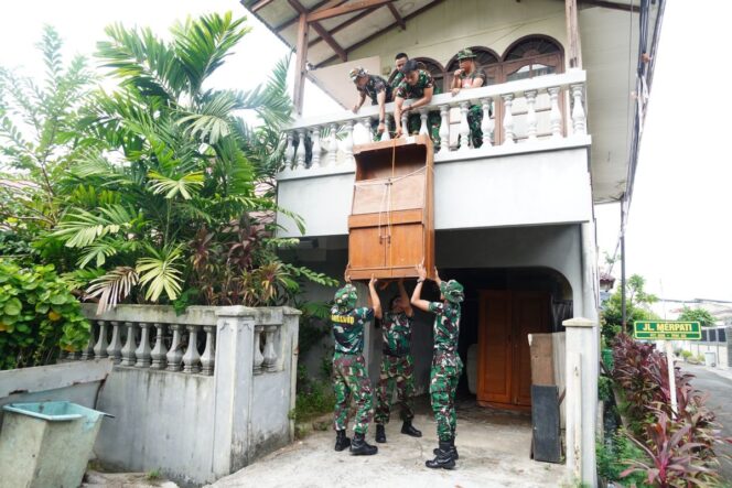 
					Mabes TNI Tertibkan 12 Rumah Dinas di Komplek Slipi yang Dihuni Anak Purnawirawan