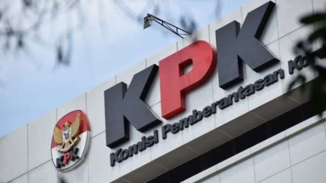 
					KPK Periksa 12 Pejabat Intelijen Bea Cukai