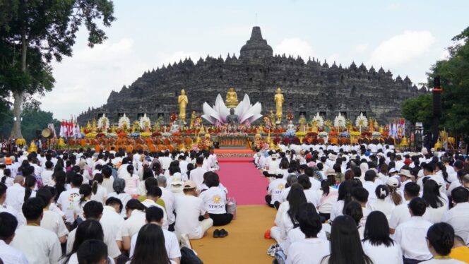 
					Waisak 2026 di Borobudur Serukan Perdamaian, Persatuan dan Cinta Kasih bagi Dunia