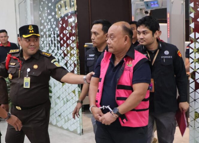 
					3 Eks Pimpinan Lembaga BGN Ditetapkan Jadi Tersangka Terkait Perkara Penyimpangan Tata Kelola MBG