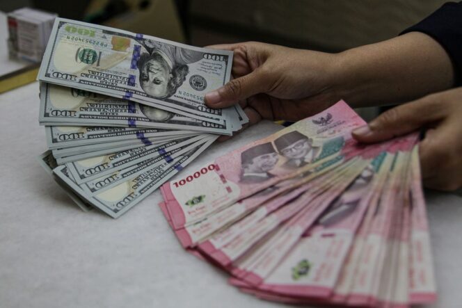
					Nilai Tukar Rupiah Hari Ini ke Dollar AS di Bank Mandiri, BCA, dan BNI