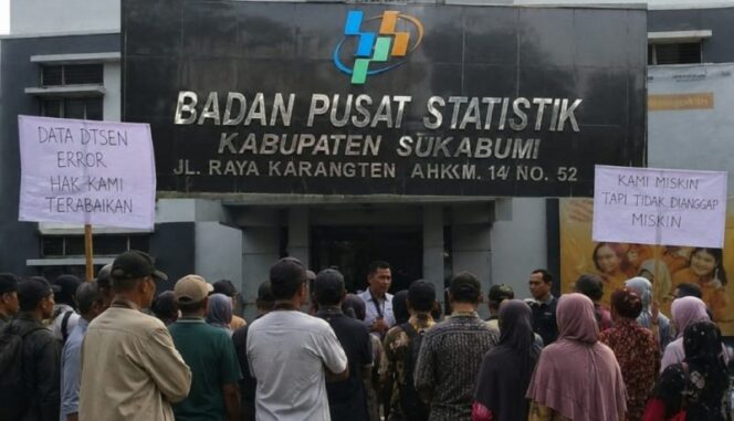 
					Tatkala Warga Miskin Keluhkan Status Desil