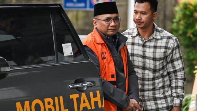 
					KPK Kawal Ketat Yaqut Cholil Qoumas Selama Dirawat di RS Polri