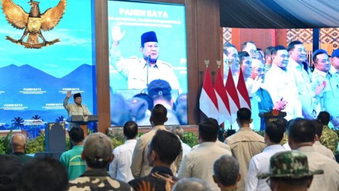 
					Presiden Prabowo: Anggaran Pertahanan dan Polri Bila Perlu Dikurangi untuk Hapus Kemiskinan