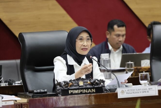 
					DPR-RI Minta Temuan 996 Barang Diduga Senjata di Sekolah Diusut Transparan