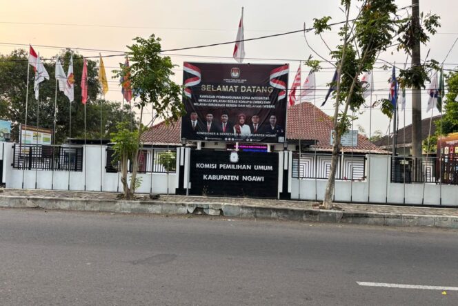 
					Dugaan Korupsi Dana Hibah Pilkada Ngawi Rp 49,9 Miliar, 2 Komisioner KPU Ngawi Diperiksa