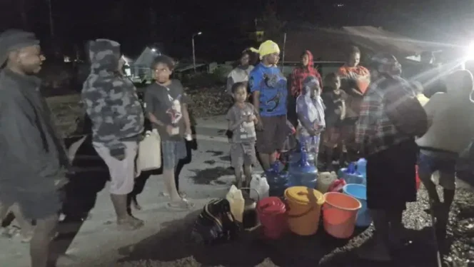 
					Krisis Air di Puncak Papua, Warga Rela Mengantre hingga Tengah Malam