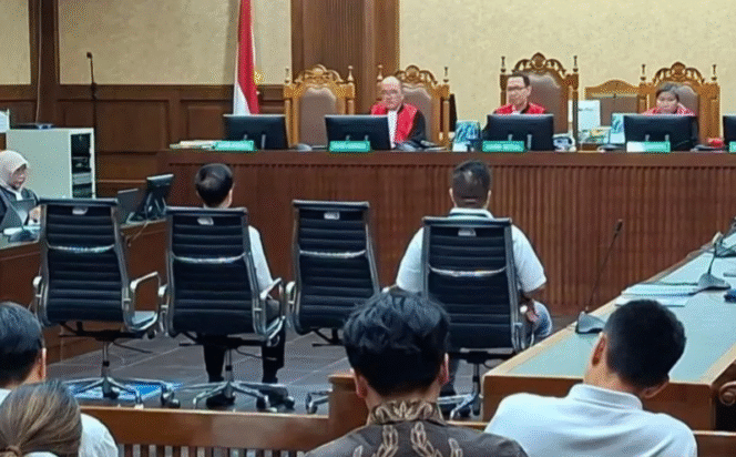
					Delapan Terdakwa Kasus Korupsi LPEI Jalani Sidang Perdana