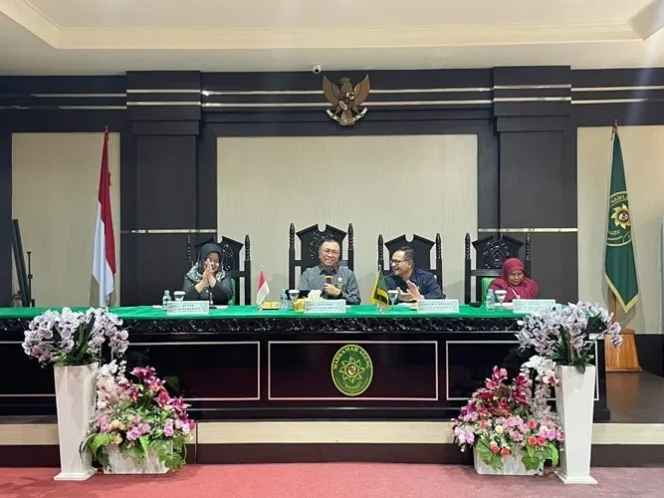 
					Plt. Dirjen Badilag Arahkan Aparatur Pengadilan Melayani dengan Empati